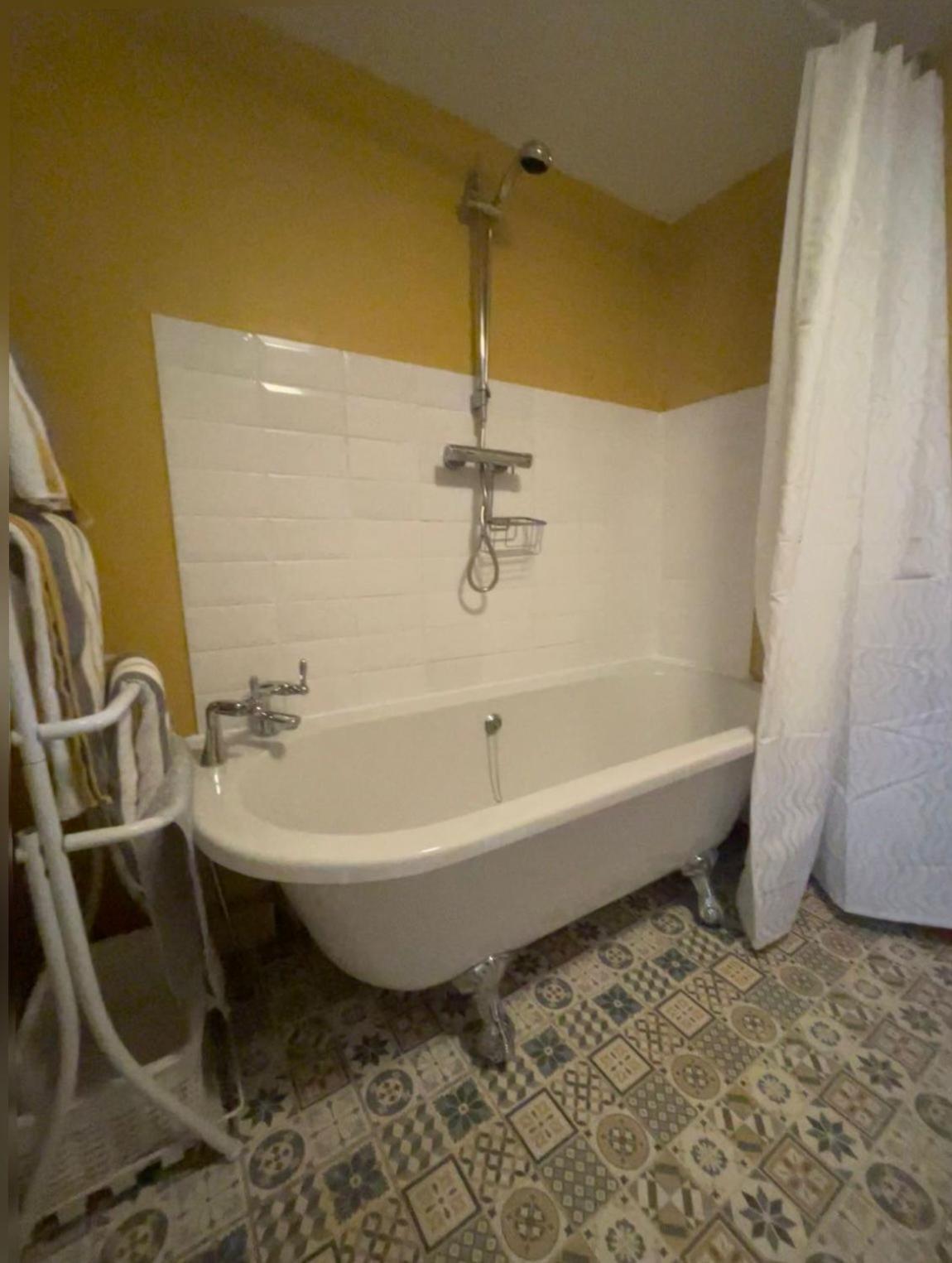 Quintessential Haven Villa Matlock  Exterior photo